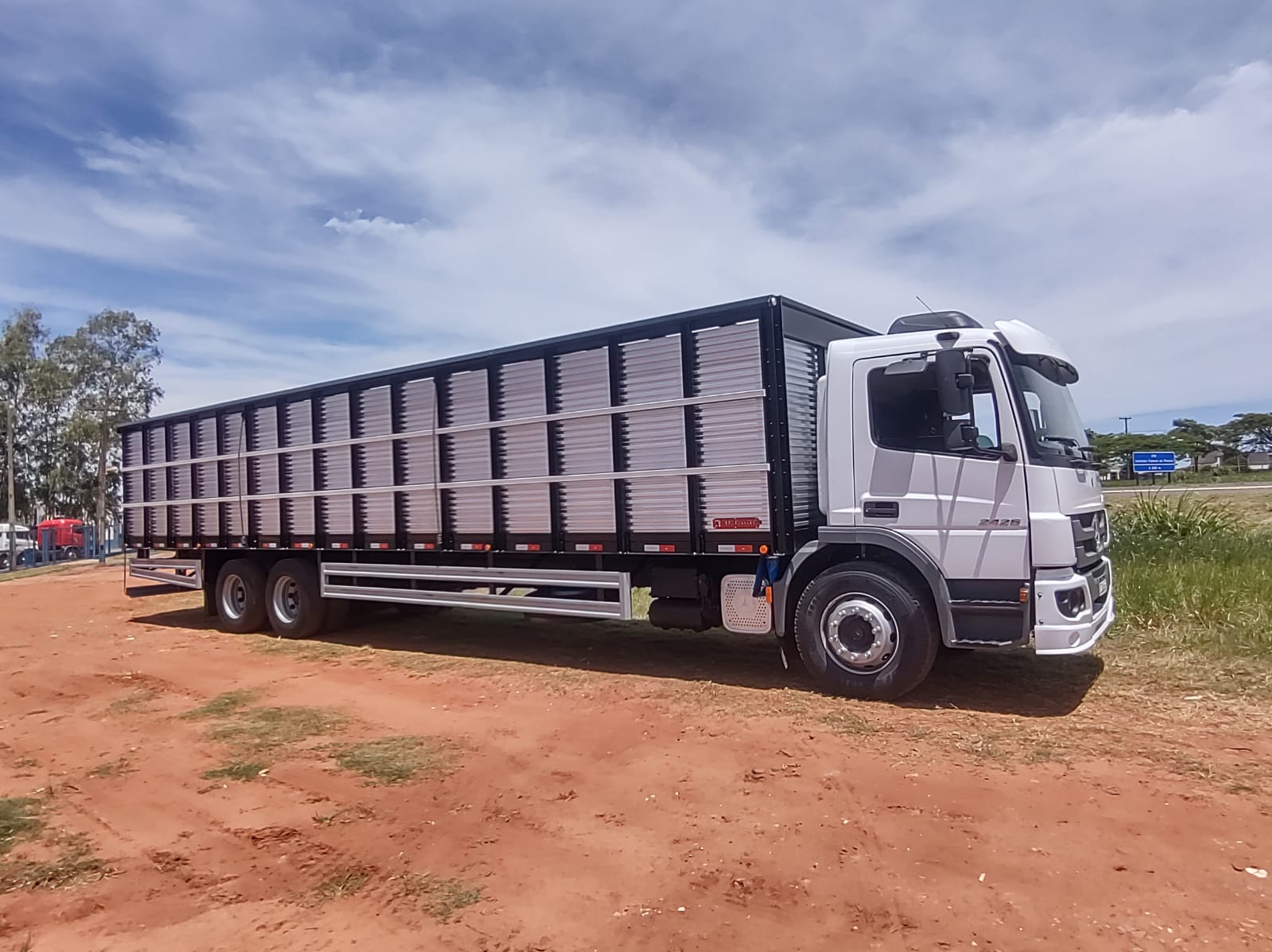 WhatsApp Image 2021-11-14 at 17.35.13 (1).jpeg